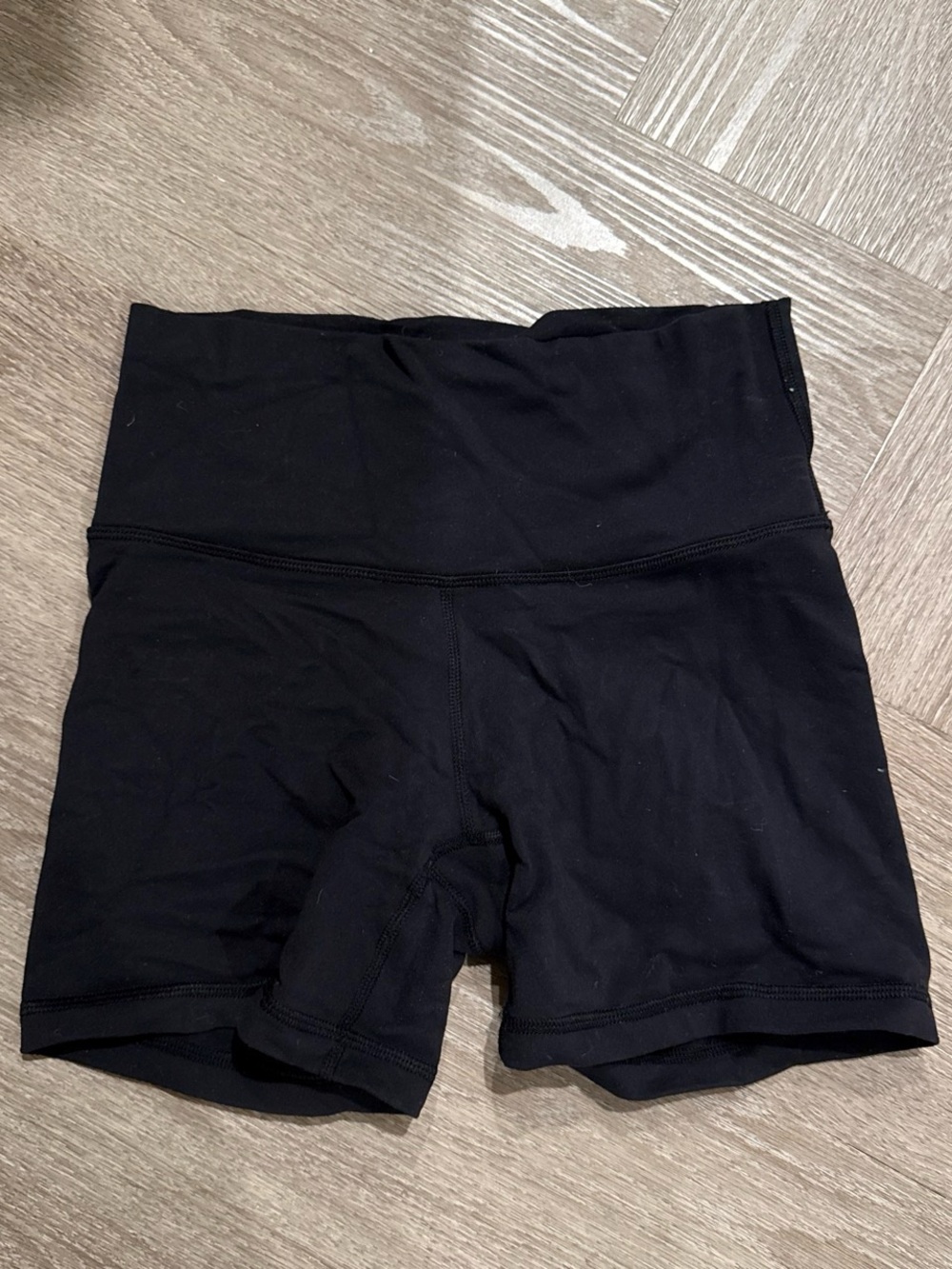 Aritzia bike shorts